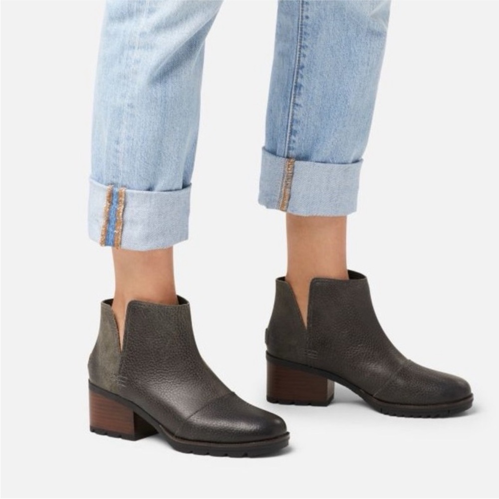 Sorel Cate Cut Out Waterproof Heel Booties Leather and Suede Size 7 Like New